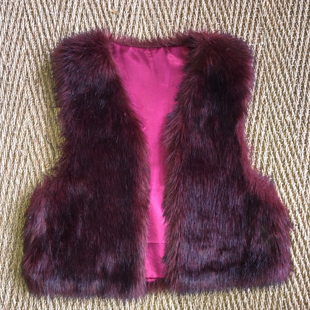 Brand *NO NAME* CUTE CROPPED FAUX VEST SZ M